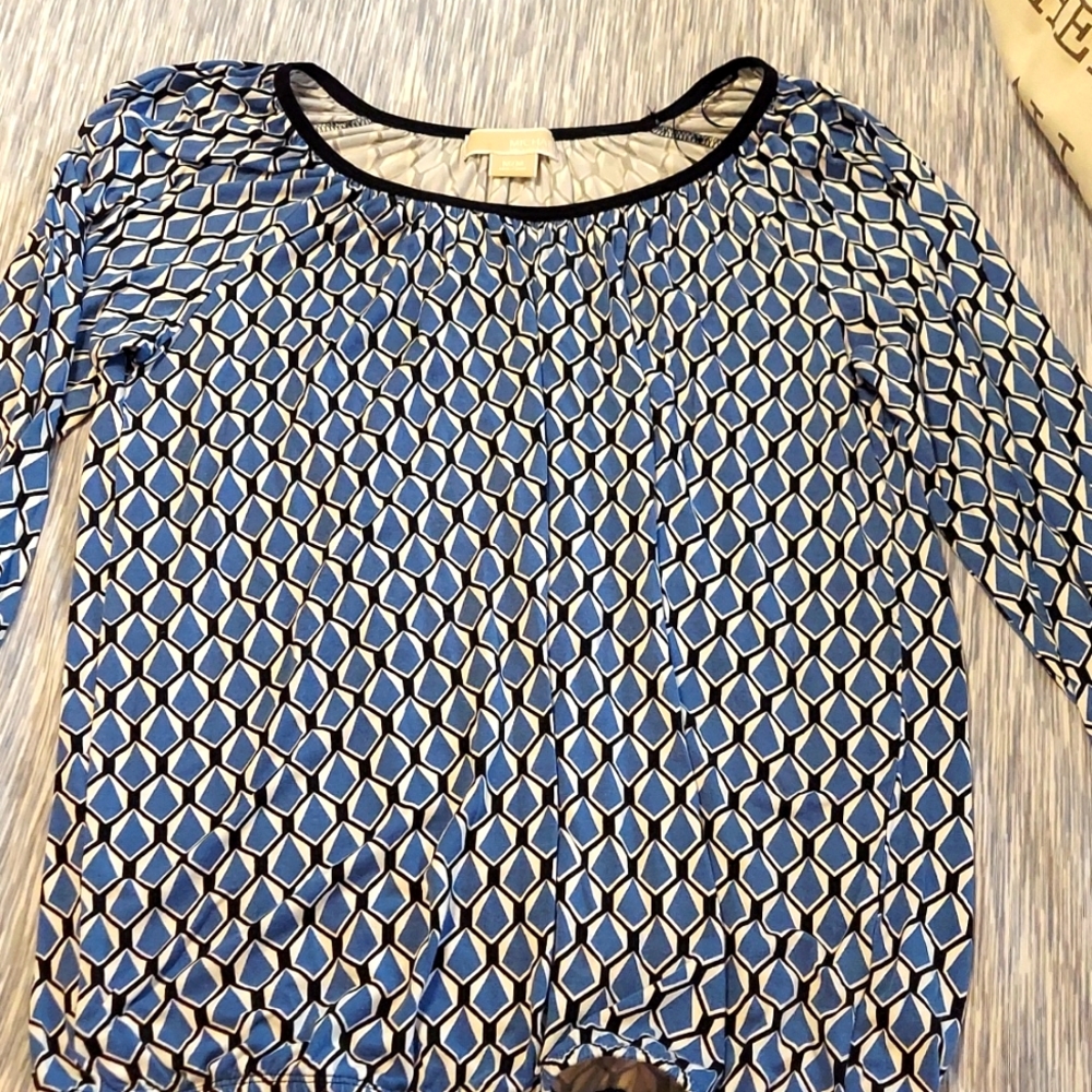 Michael Kors Women's blouse blue black and cream knit